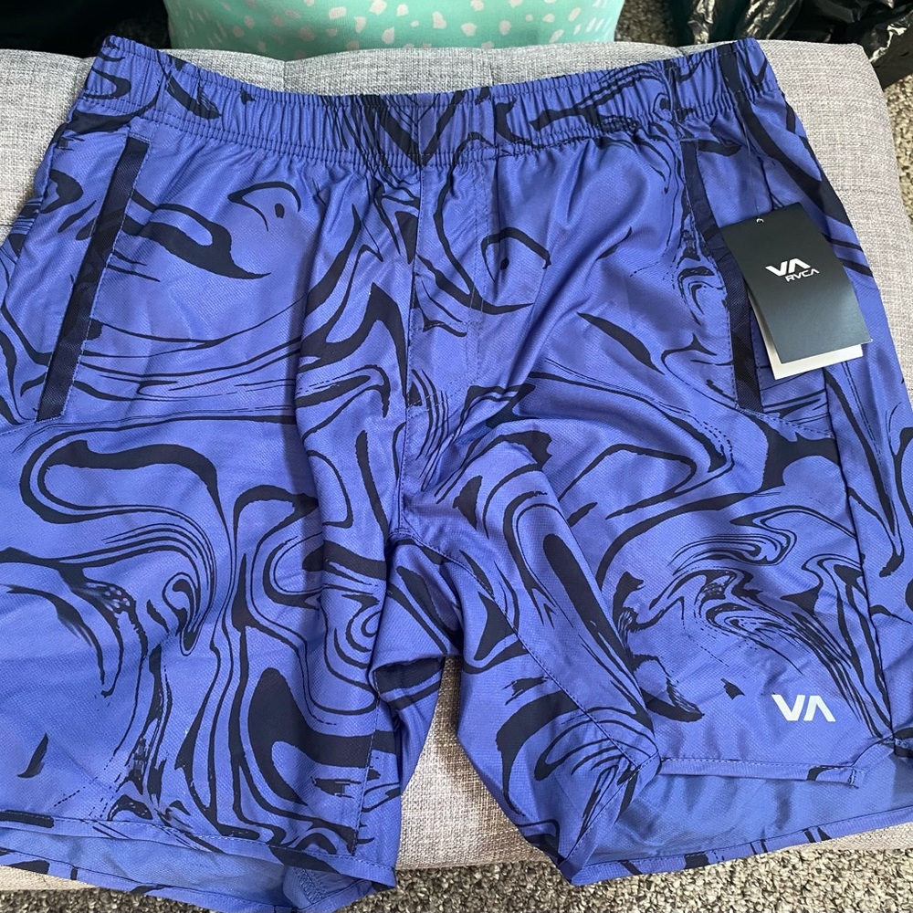 RVCA Men’s Shorts. Medium M. NWT.